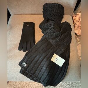 NWT - Ugg scarf and glove set